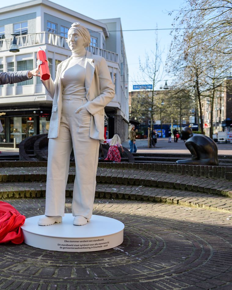 Elke stemmer verdient een standbeeld