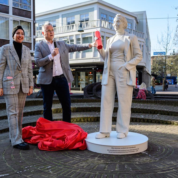 Elke stemmer verdient een standbeeld